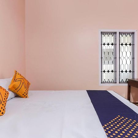 Spot On 68111 Jeena Motels Kollam Exterior photo