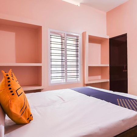 Spot On 68111 Jeena Motels Kollam Exterior photo