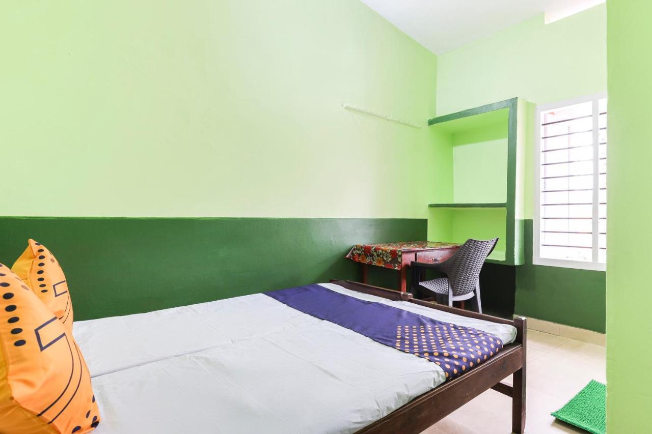 Spot On 68111 Jeena Motels Kollam Exterior photo