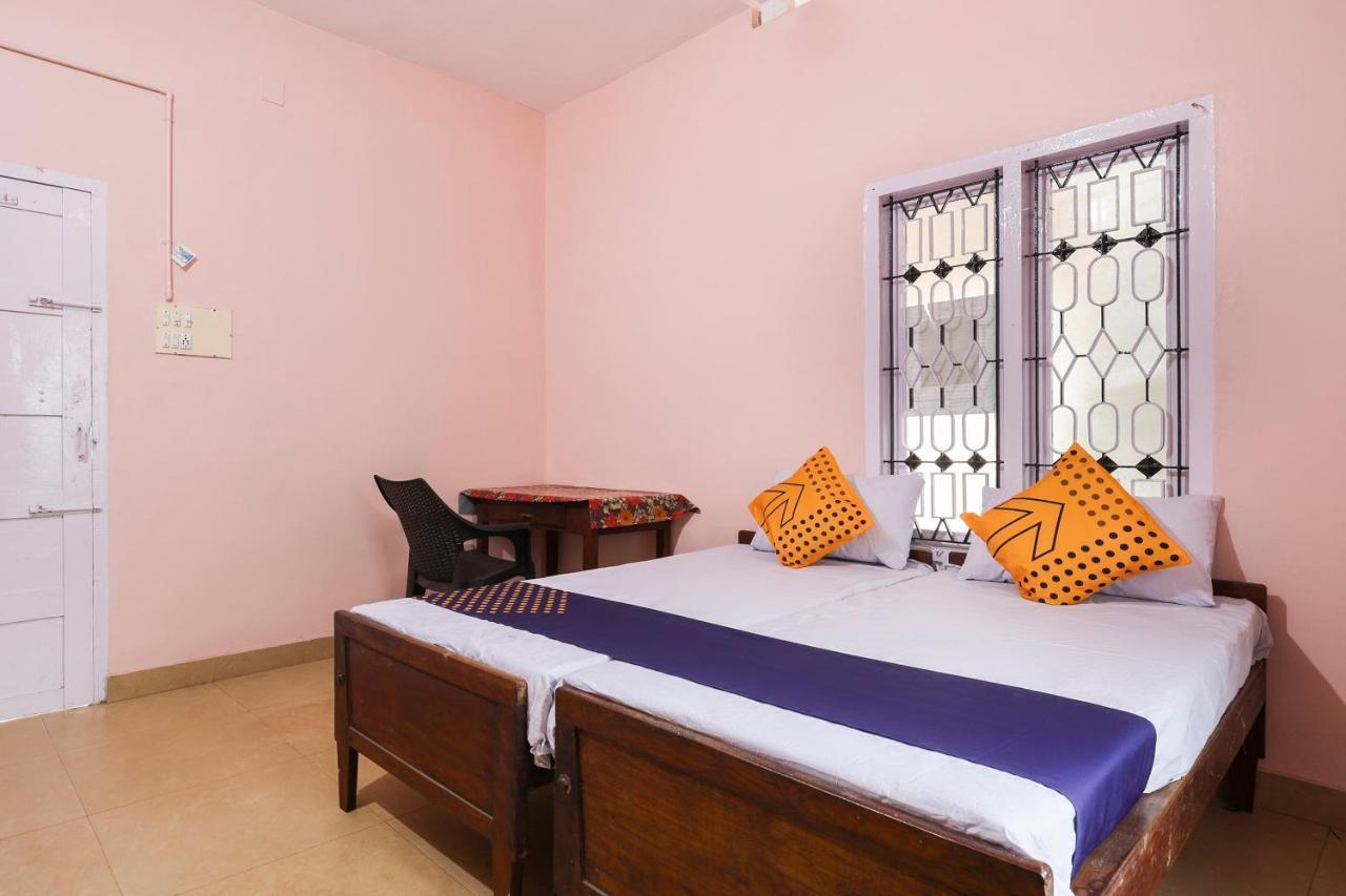 Spot On 68111 Jeena Motels Kollam Exterior photo